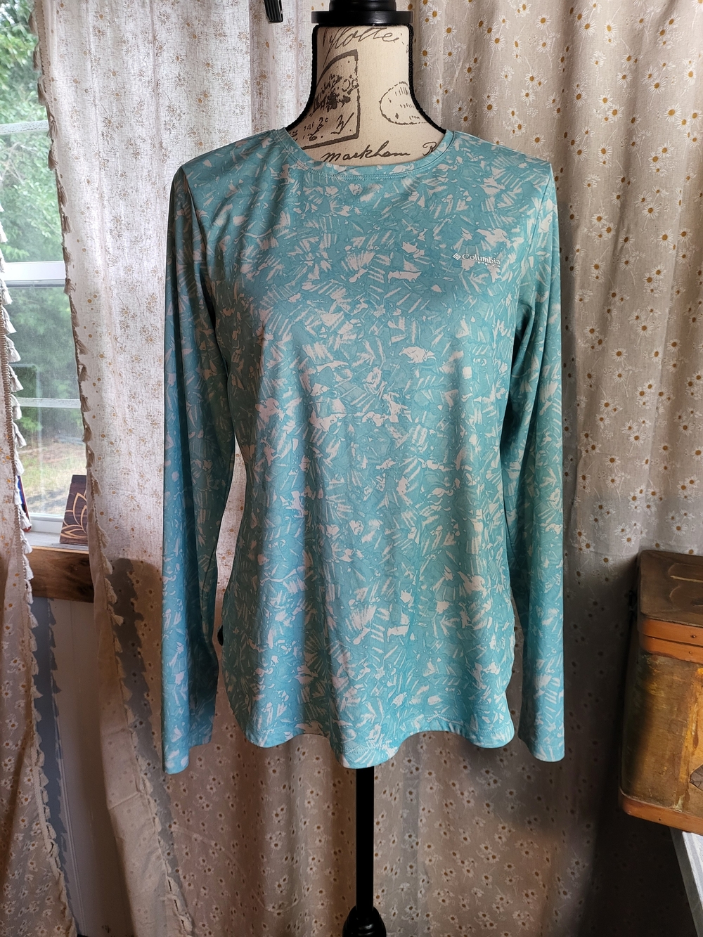 Columbia Women's Aqua Patterned Long-Sleeve Performance Tee